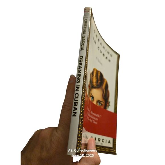 Dreaming in Cuban by Cristina Garcia - Ballantine books - isbn 0345381432 - Picture 4 of 8